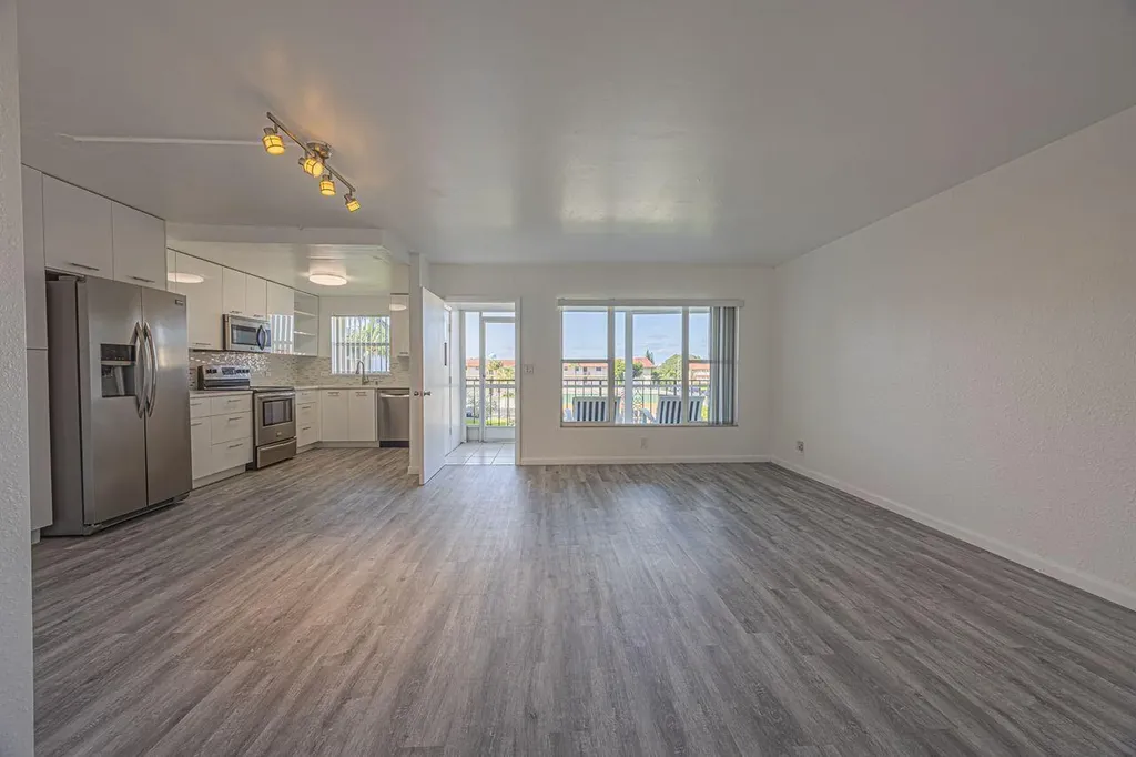 808 SE 7th Street Deerfield Beach FL 33441