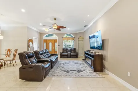 2570 SE 4th Place Homestead FL 33033