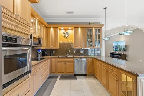 2570 SE 4th Place Homestead FL 33033
