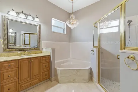 2570 SE 4th Place Homestead FL 33033