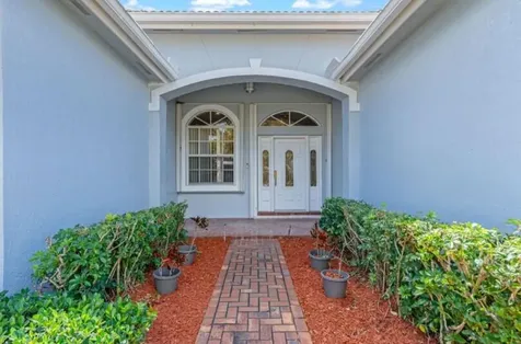 2570 SE 4th Place Homestead FL 33033