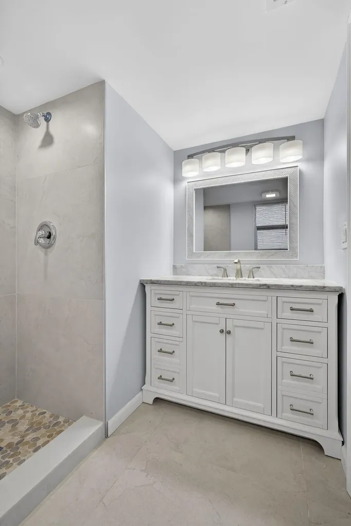 3590 Via Poinciana Lake Worth FL 33467