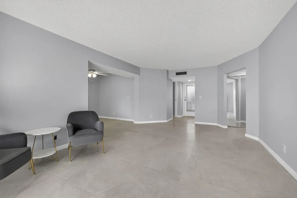 3590 Via Poinciana Lake Worth FL 33467