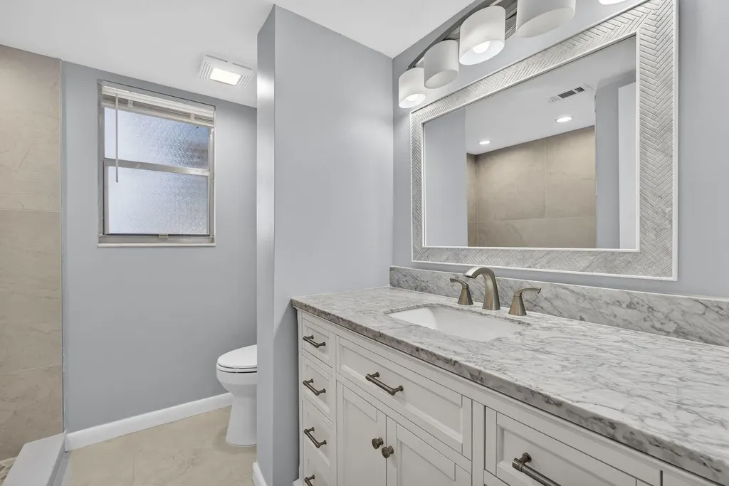 3590 Via Poinciana Lake Worth FL 33467