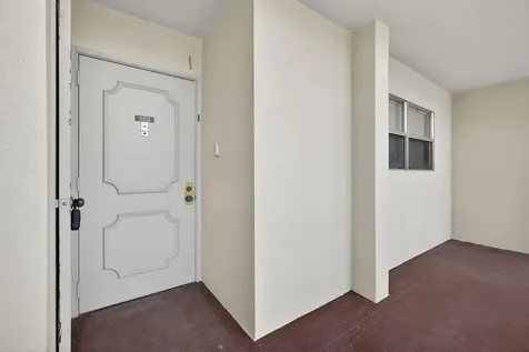 3590 Via Poinciana Lake Worth FL 33467