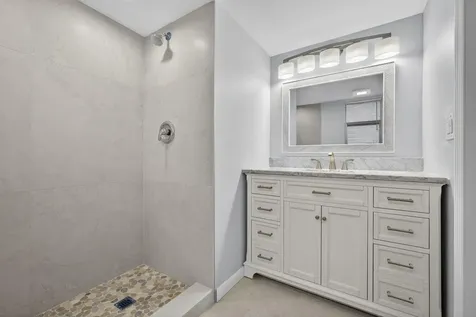 3590 Via Poinciana Lake Worth FL 33467