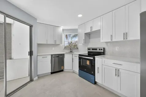 3590 Via Poinciana Lake Worth FL 33467
