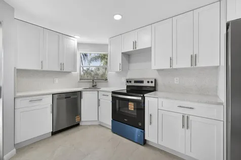 3590 Via Poinciana Lake Worth FL 33467