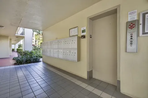 3590 Via Poinciana Lake Worth FL 33467