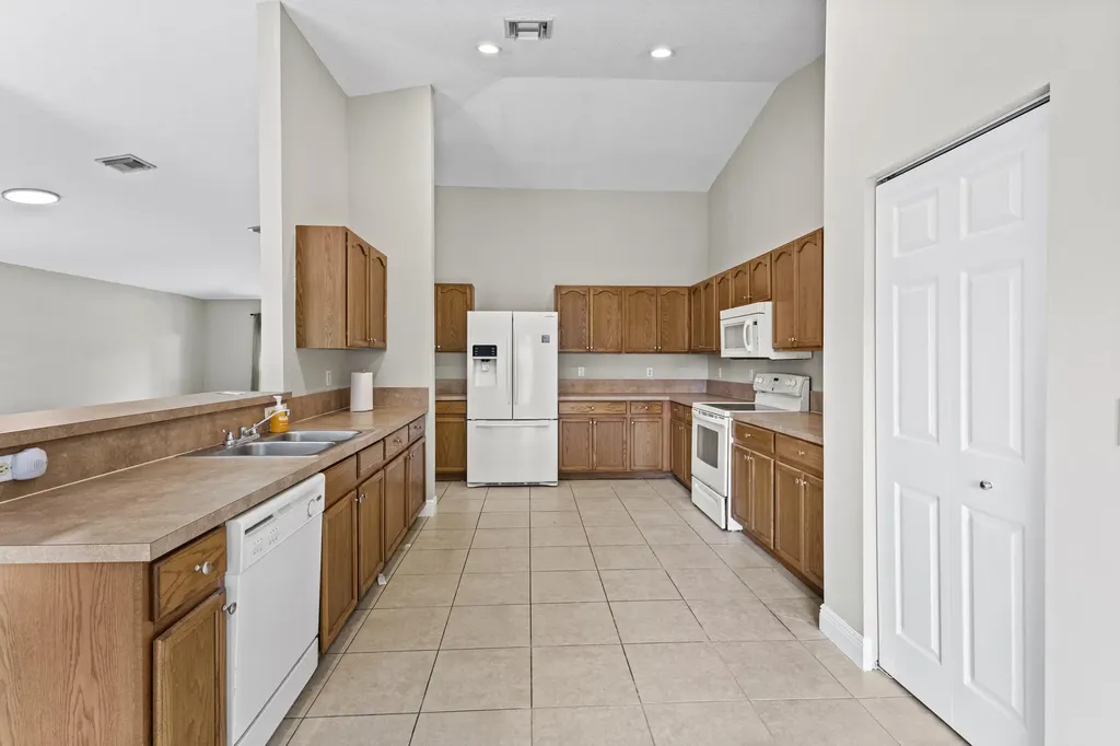 2134 SW Savage Boulevard Port St Lucie FL 34953