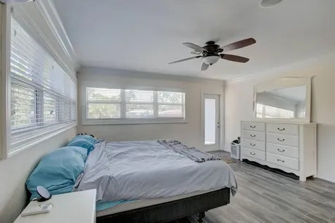 1920 Waters Edge Pompano Beach FL 33062