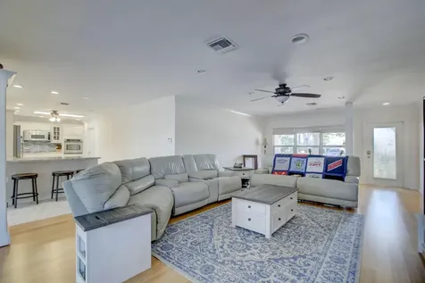 1920 Waters Edge Pompano Beach FL 33062