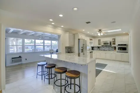 1920 Waters Edge Pompano Beach FL 33062
