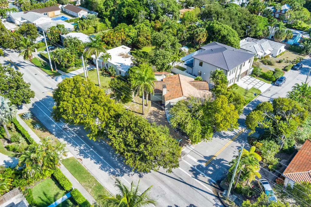 383 31st Court West Palm Beach FL 33407