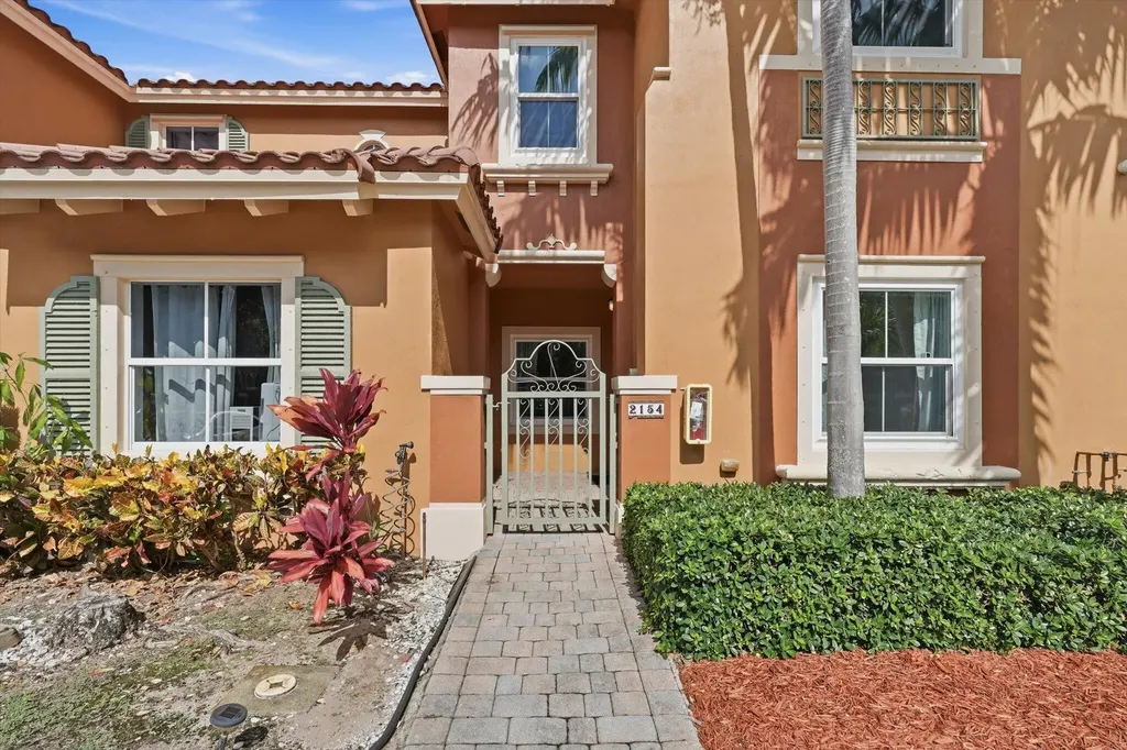 2154 Siena Way Hollywood FL 33021