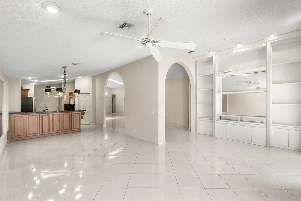 9763 Harbour Lake Circle S Boynton Beach FL 33437