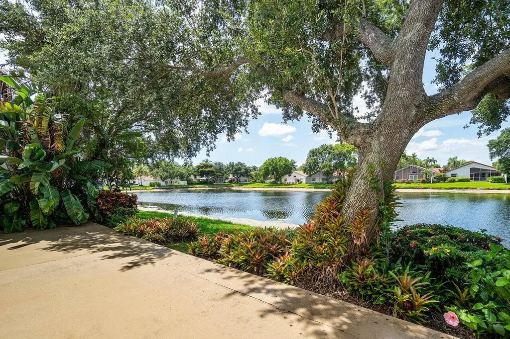 9763 Harbour Lake Circle S Boynton Beach FL 33437