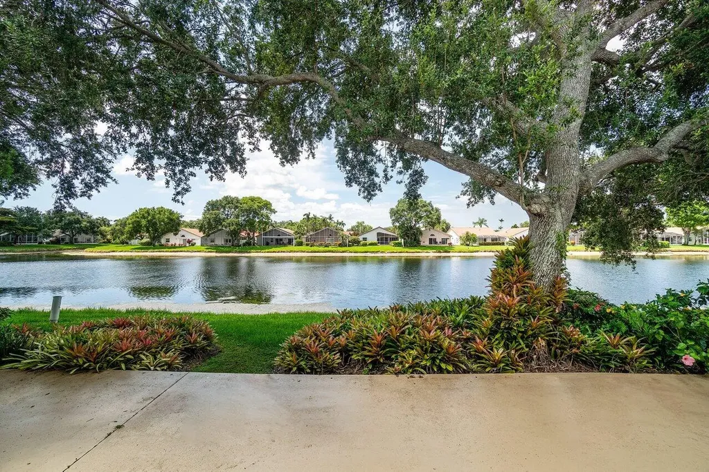 9763 Harbour Lake Circle S Boynton Beach FL 33437