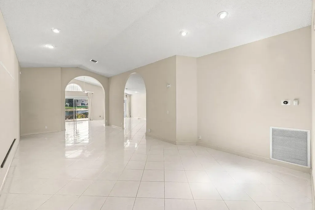9763 Harbour Lake Circle S Boynton Beach FL 33437