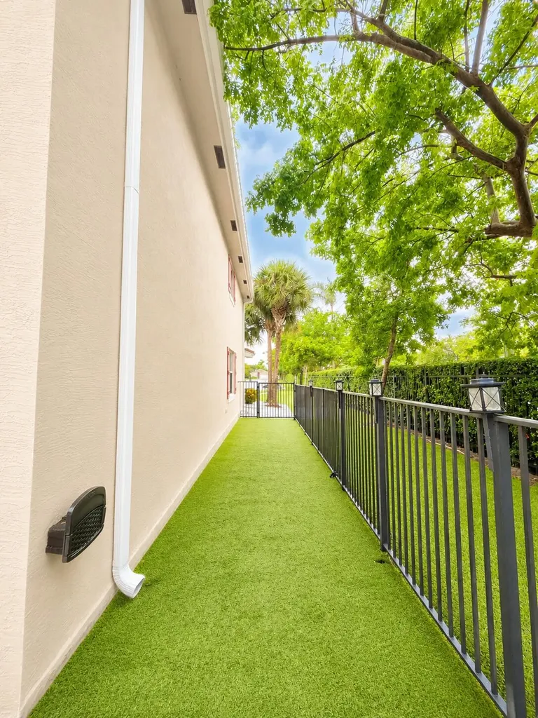 4773 Foxtail Palm Court Greenacres FL 33463