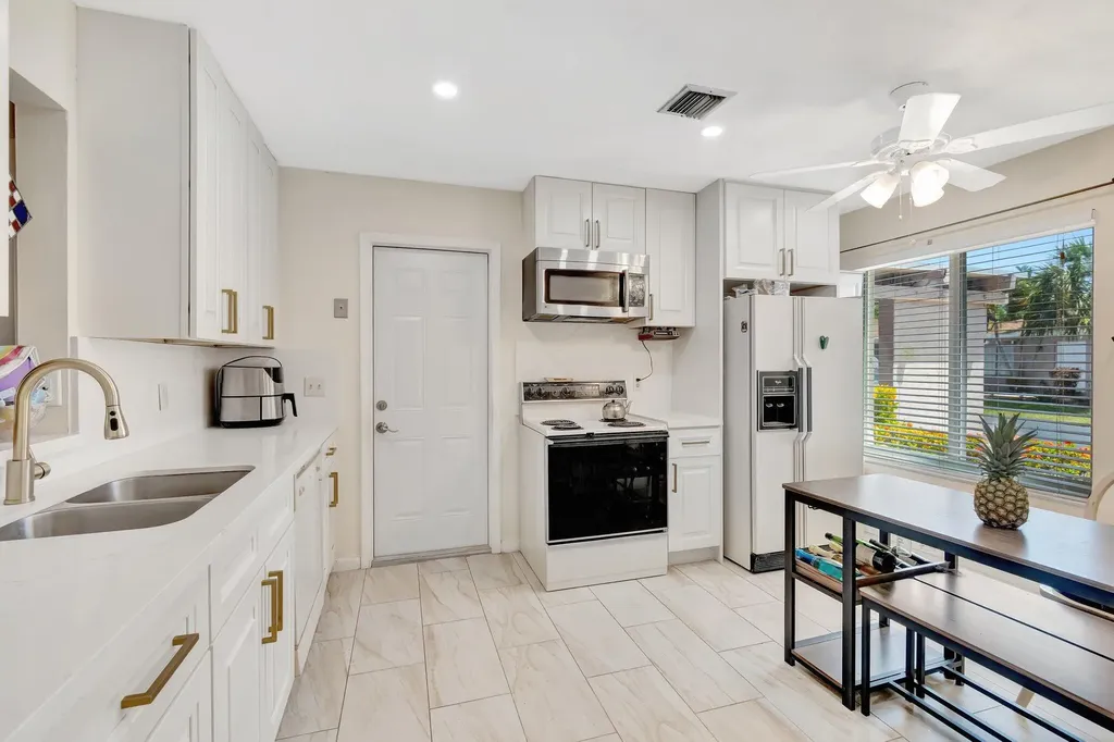 14882 Wildflower Lane Delray Beach FL 33446