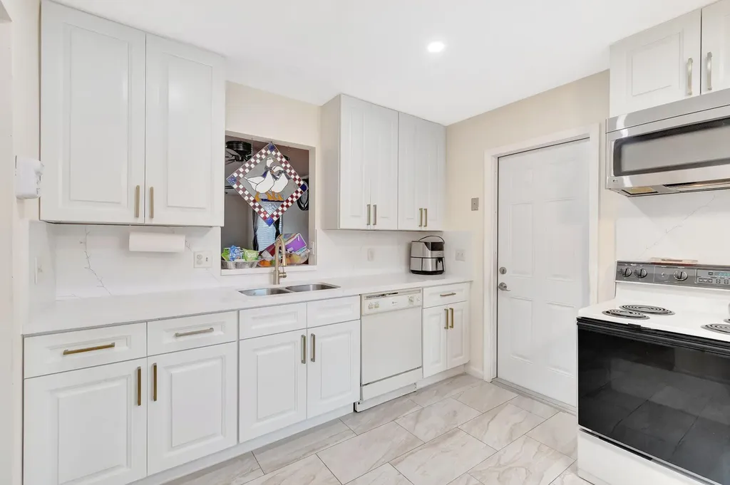 14882 Wildflower Lane Delray Beach FL 33446
