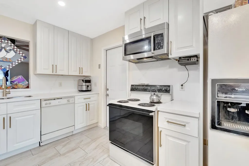 14882 Wildflower Lane Delray Beach FL 33446