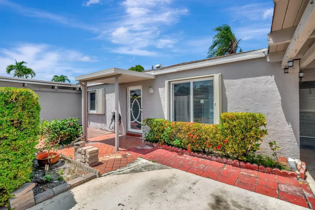 14882 Wildflower Lane Delray Beach FL 33446