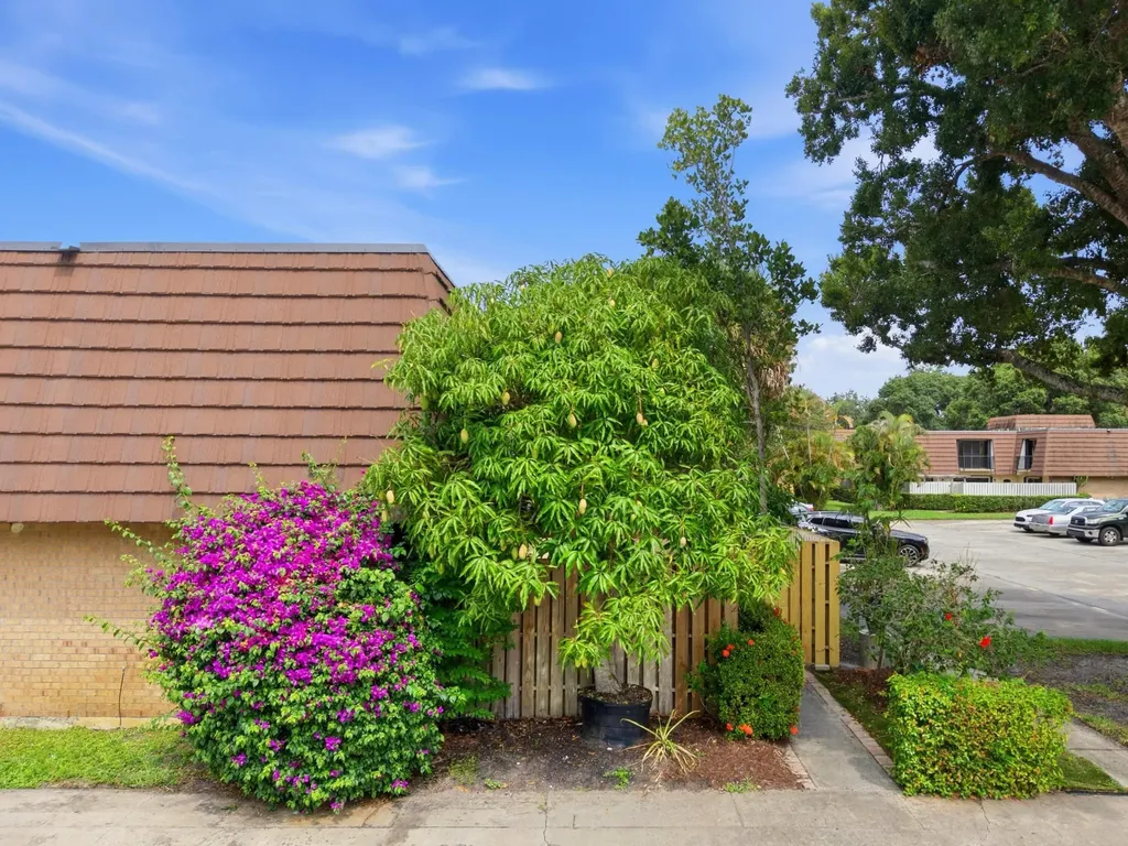 2213 22nd Lane Palm Beach Gardens FL 33418