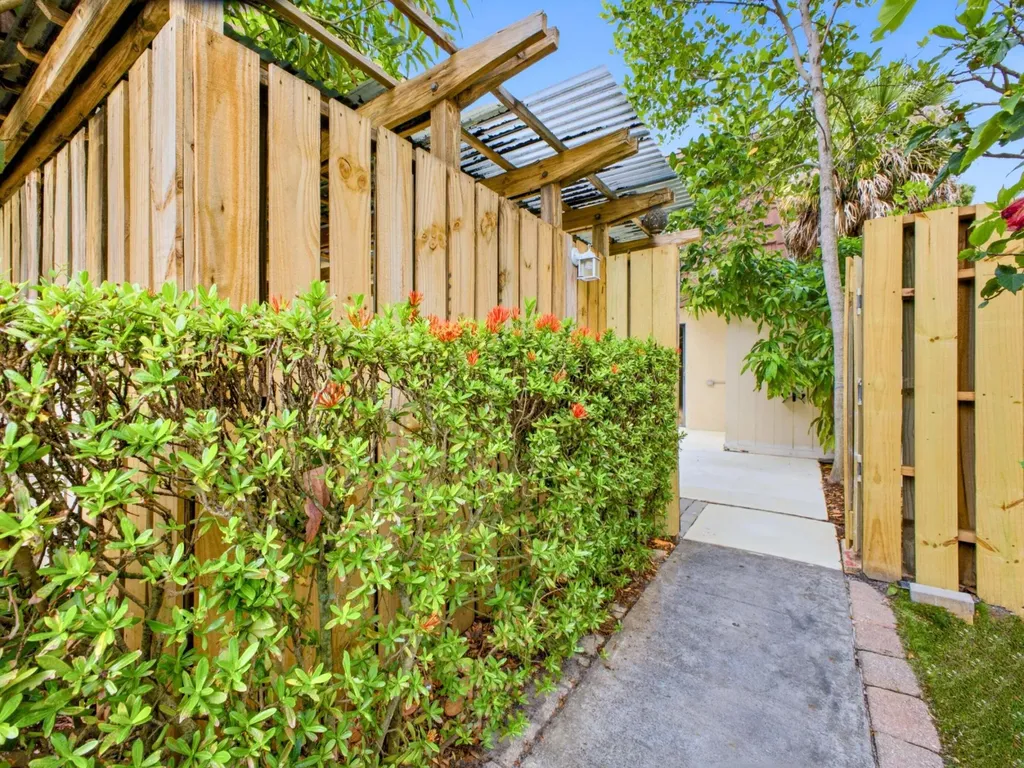 2213 22nd Lane Palm Beach Gardens FL 33418