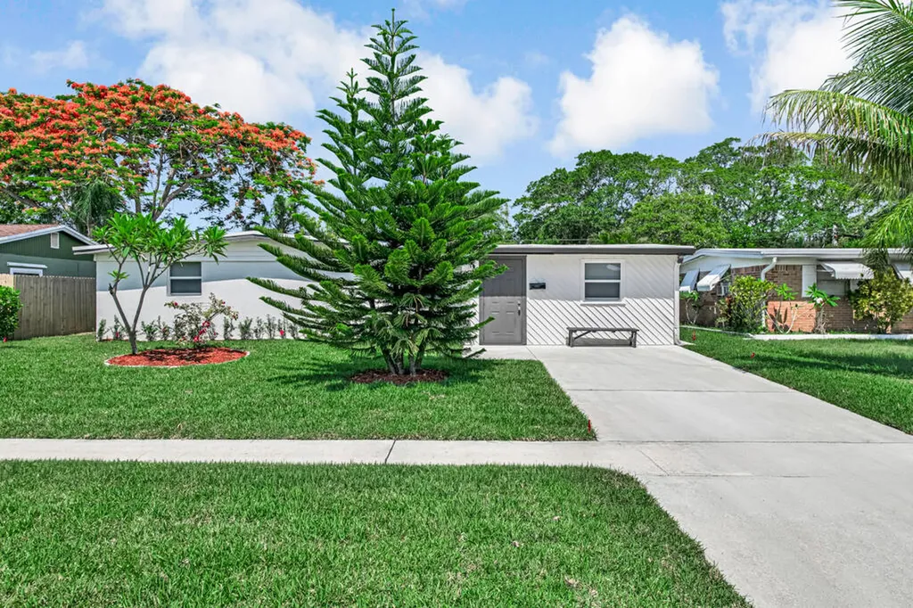 12063 Acapulco Avenue Palm Beach Gardens FL 33410