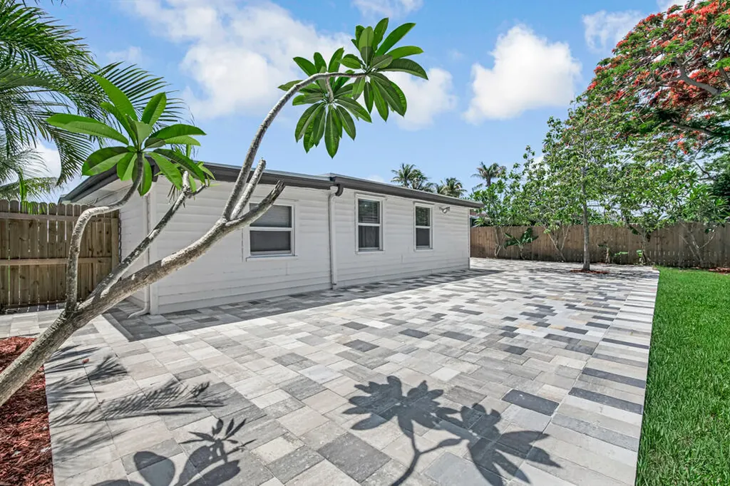 12063 Acapulco Avenue Palm Beach Gardens FL 33410