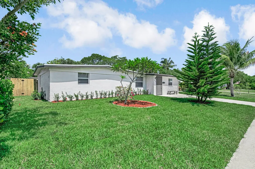 12063 Acapulco Avenue Palm Beach Gardens FL 33410