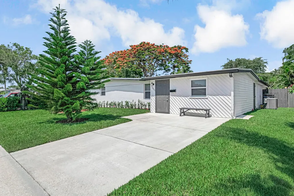 12063 Acapulco Avenue Palm Beach Gardens FL 33410