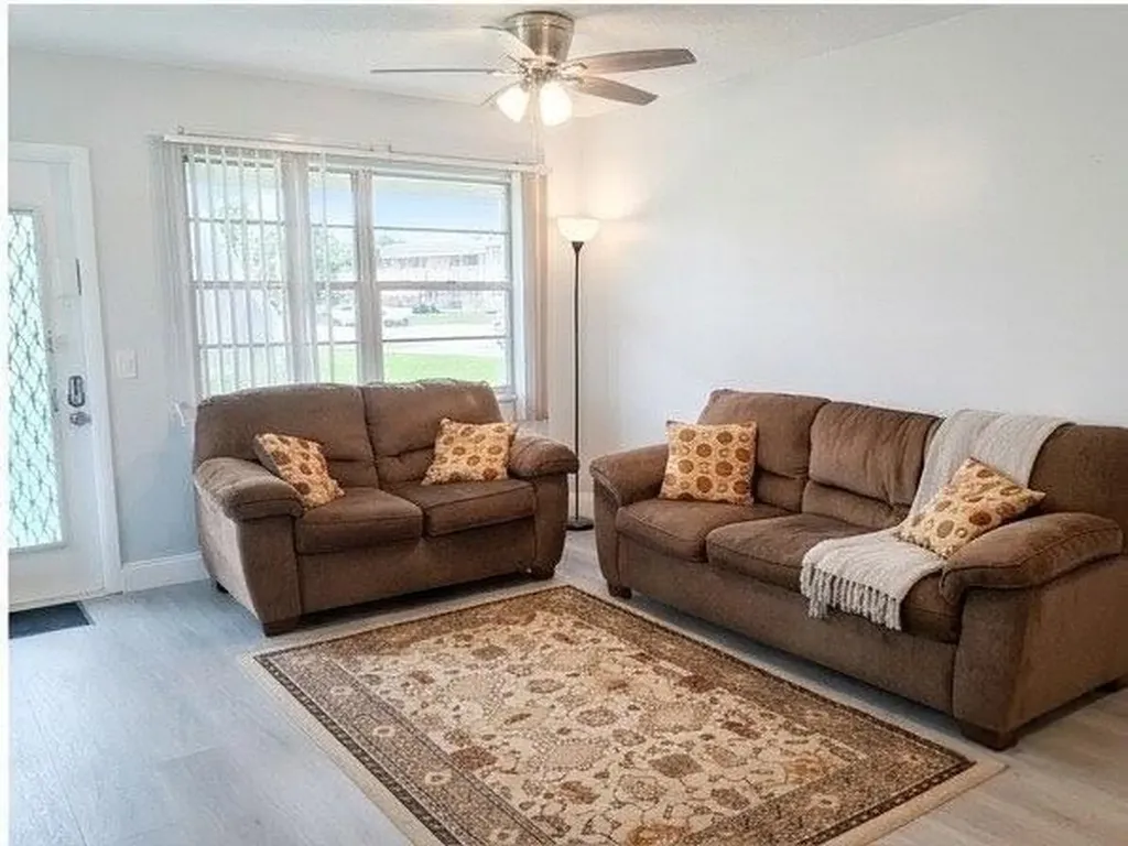 25 Upminster B Deerfield Beach FL 33442