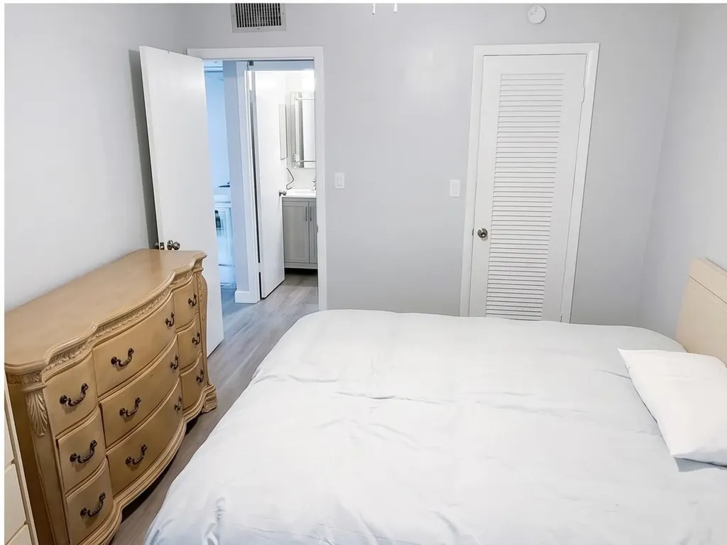 25 Upminster B Deerfield Beach FL 33442