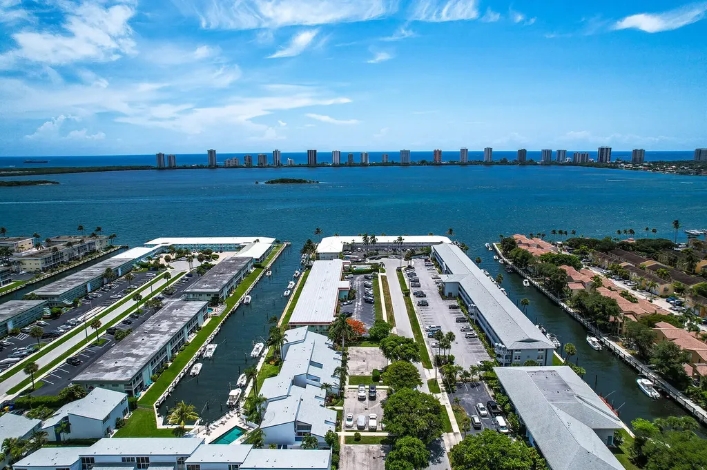 129 Lehane Terrace North Palm Beach FL 33408