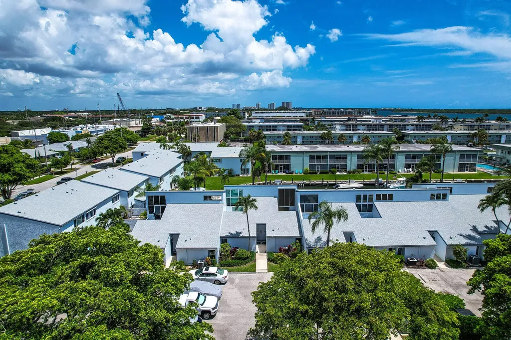 129 Lehane Terrace North Palm Beach FL 33408