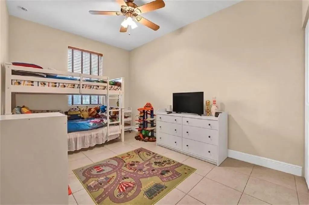 2930 Cascada Isle Way Cooper City FL 33024