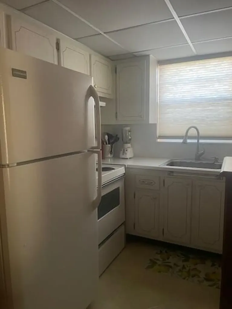 322 Windsor N West Palm Beach FL 33417