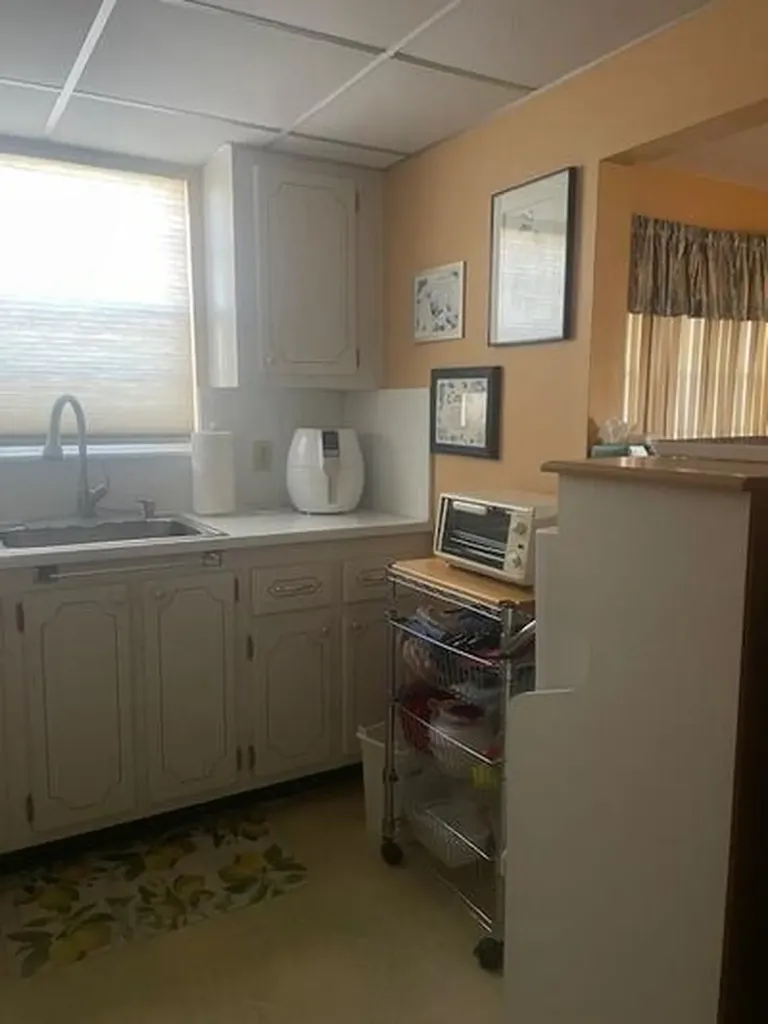 322 Windsor N West Palm Beach FL 33417