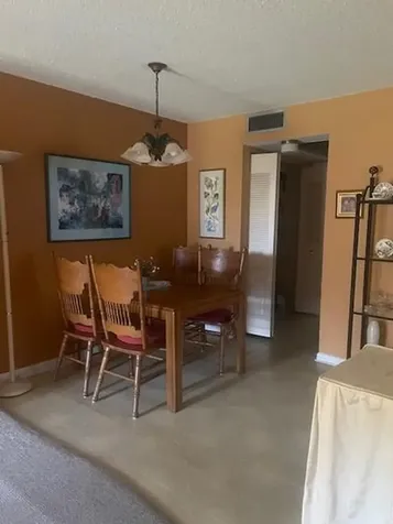 322 Windsor N West Palm Beach FL 33417