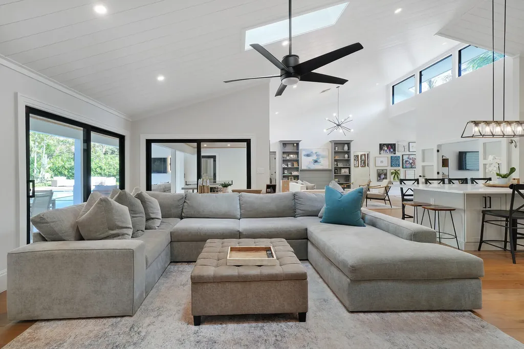 19526 W Trails End Terrace Jupiter FL 33458