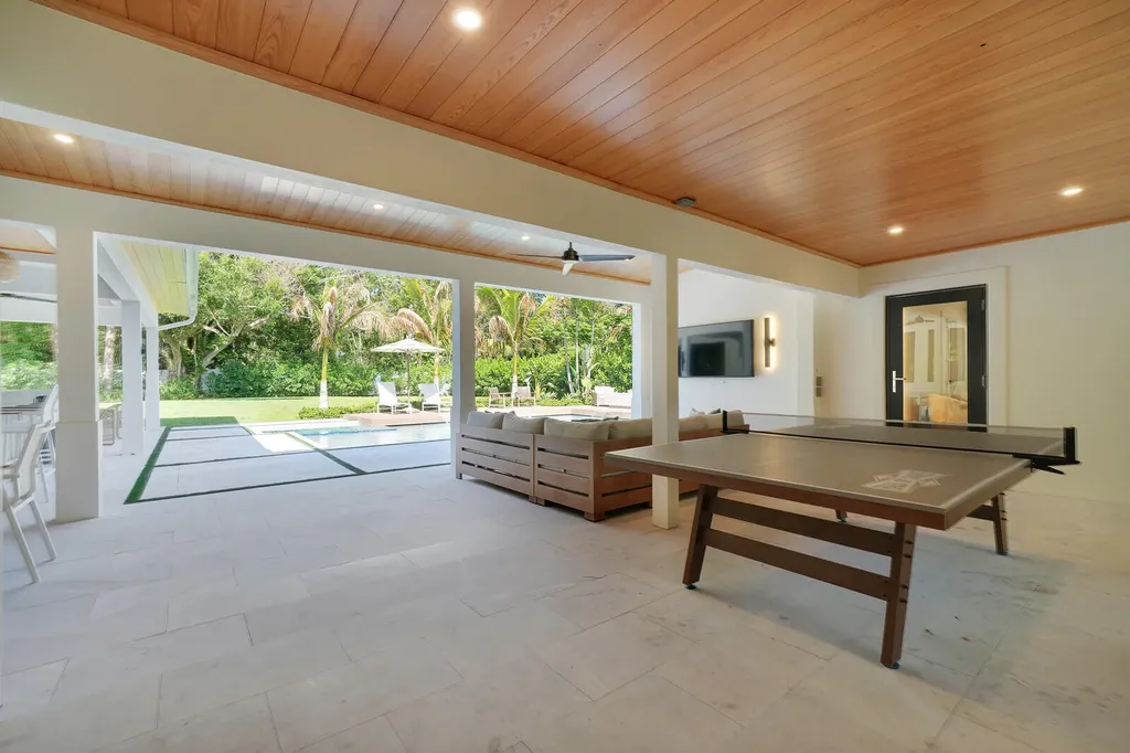 19526 W Trails End Terrace Jupiter FL 33458