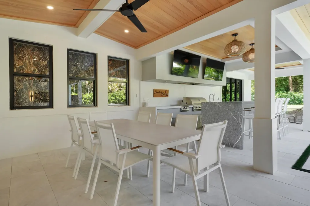 19526 W Trails End Terrace Jupiter FL 33458