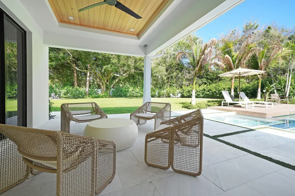 19526 W Trails End Terrace Jupiter FL 33458