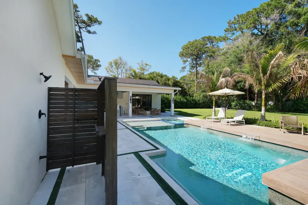 19526 W Trails End Terrace Jupiter FL 33458
