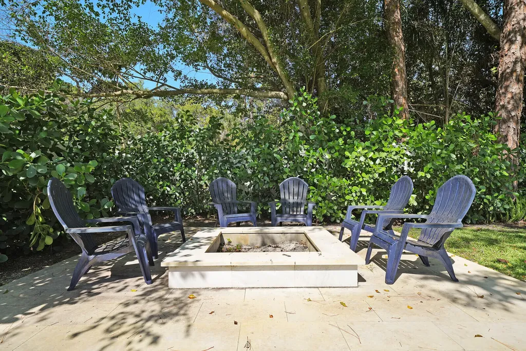 19526 W Trails End Terrace Jupiter FL 33458