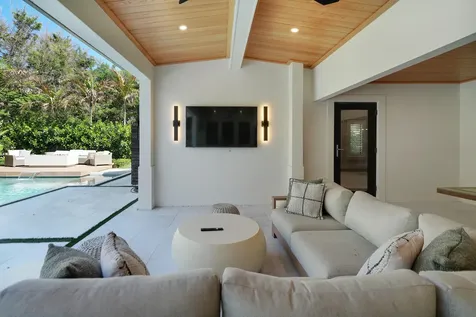 19526 W Trails End Terrace Jupiter FL 33458