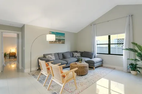 231 SE 8th Street Dania Beach FL 33004